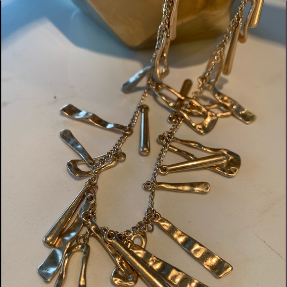 Jewelry - 4 / 20$ SALE Gold tone necklace